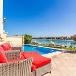 5 Bedroom Garden Villa At Frond E By Deluxe Holiday Homes