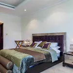 5 Bedroom Garden Villa At Frond E By Deluxe Holiday Homes